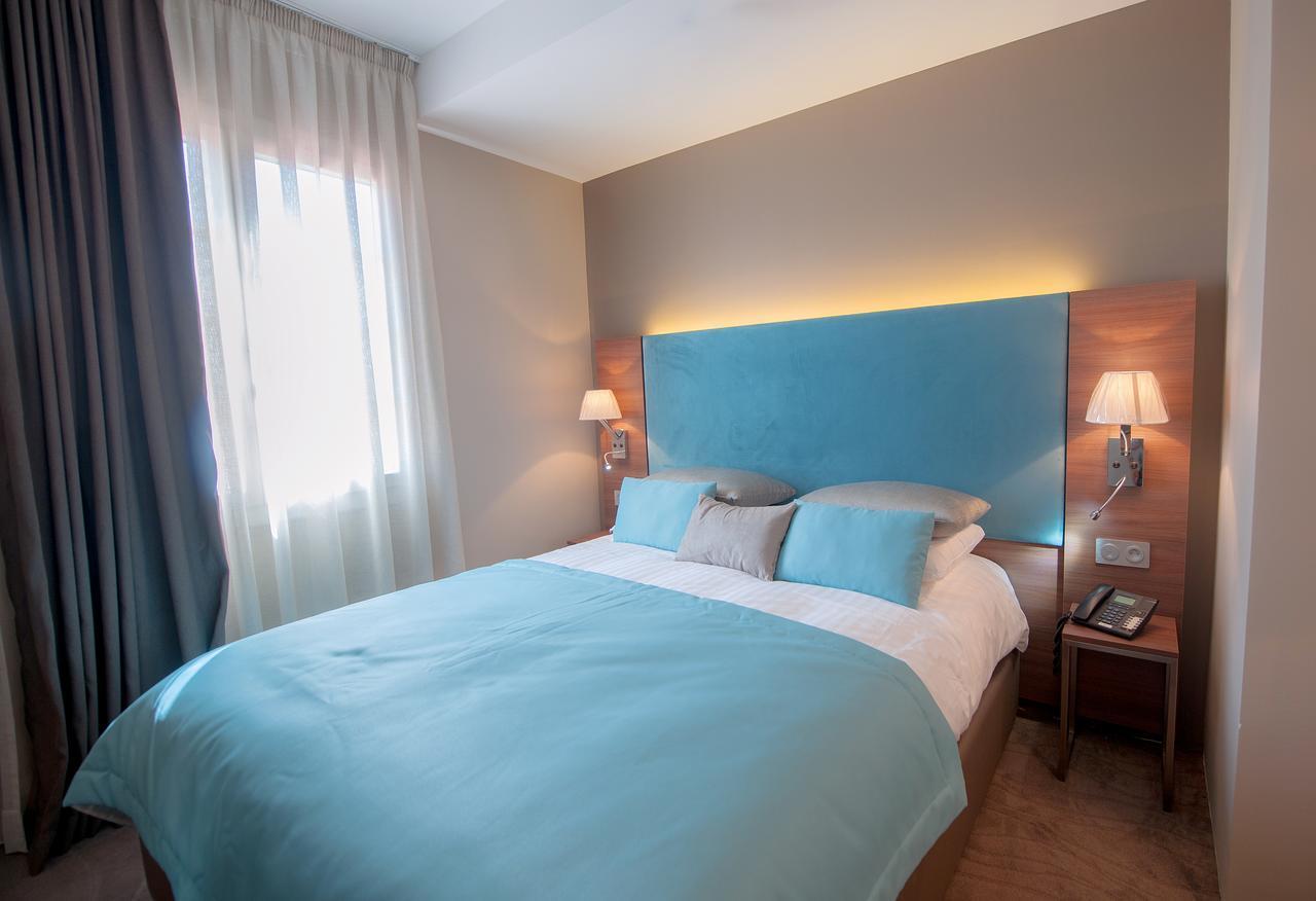 Hotel Lou Castelet Carros Exterior foto