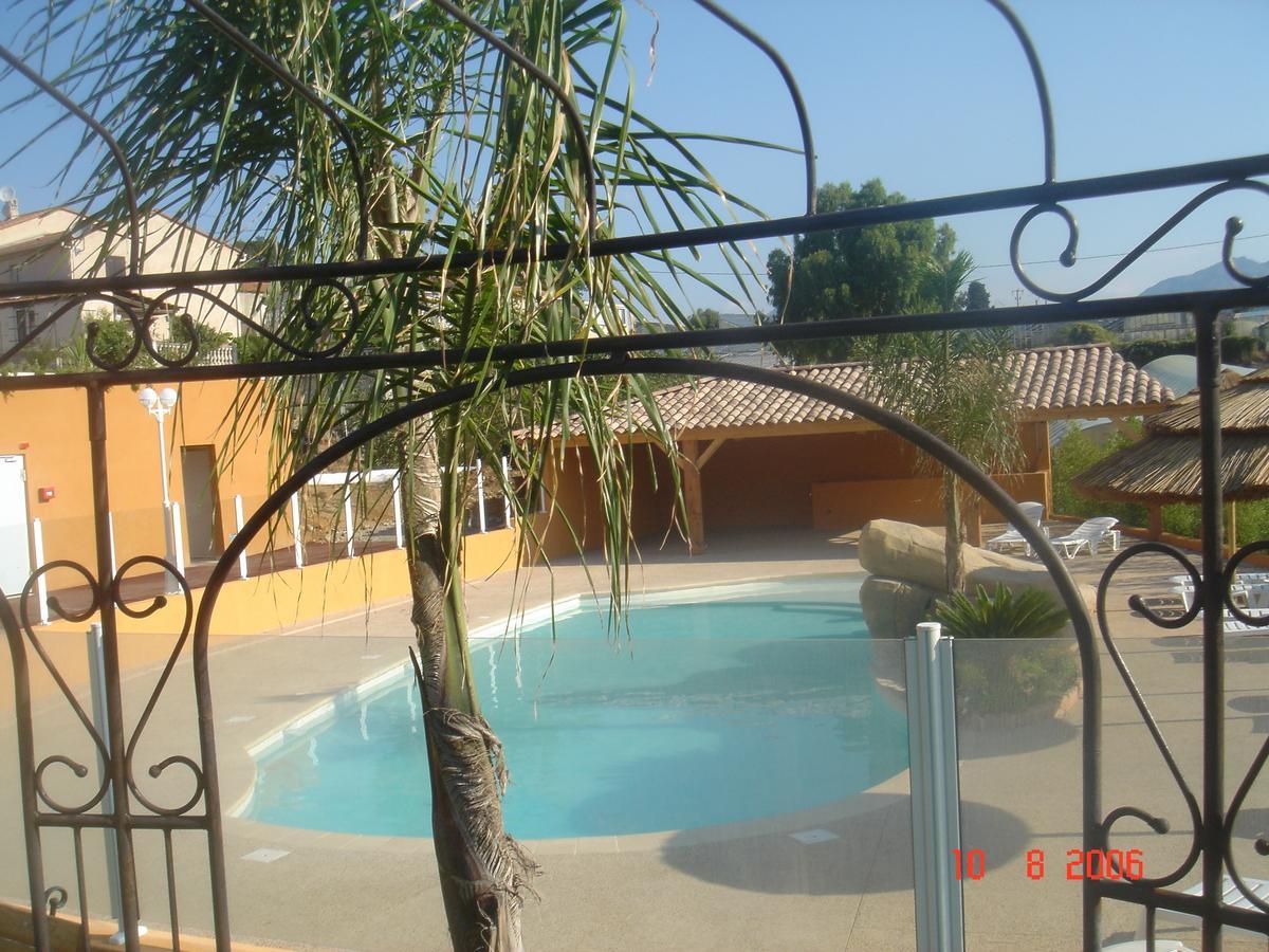 Hotel Lou Castelet Carros Exterior foto