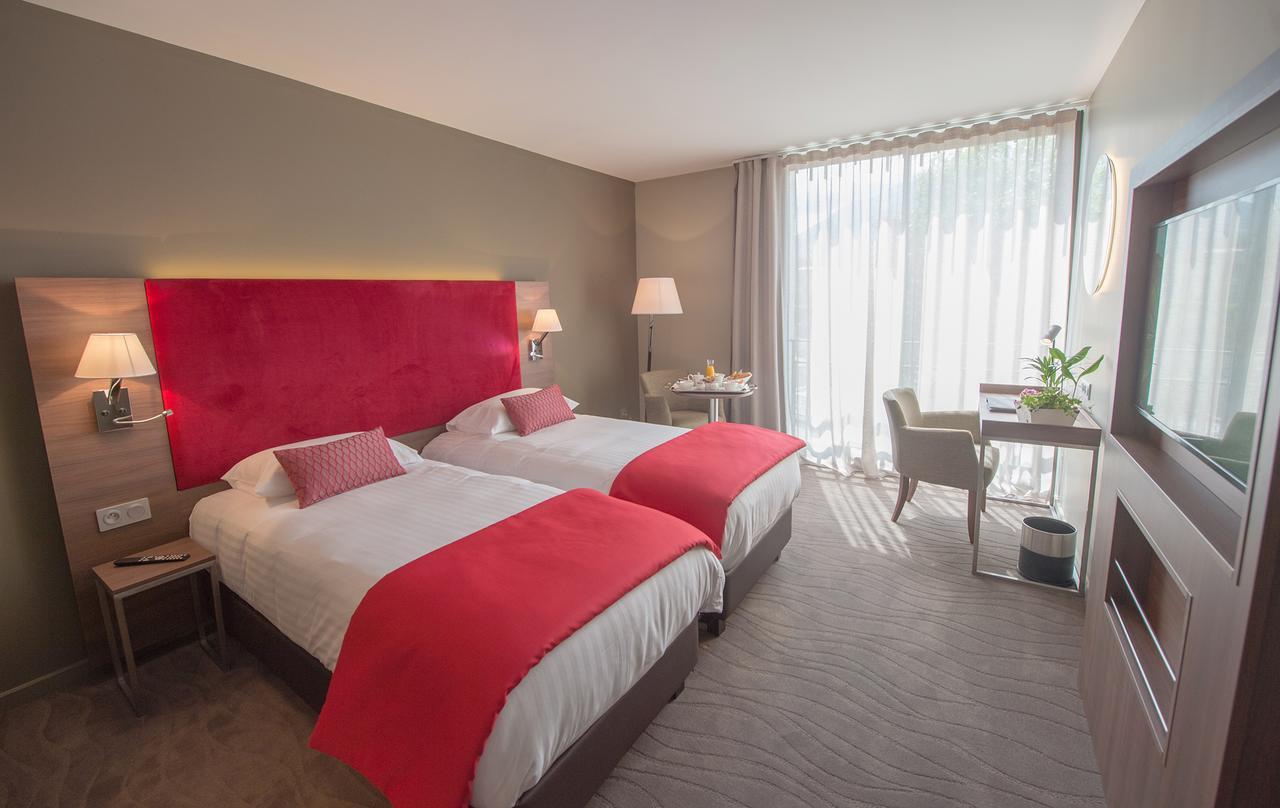 Hotel Lou Castelet Carros Exterior foto