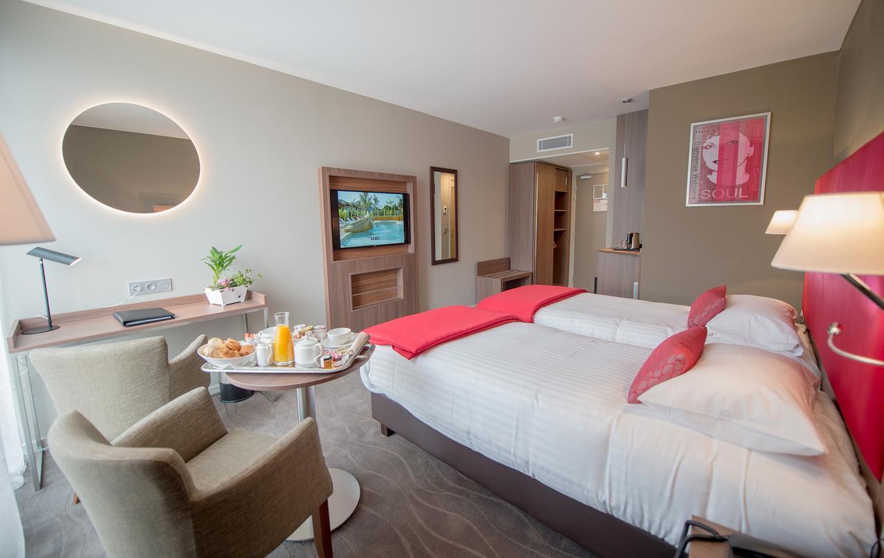 Hotel Lou Castelet Carros Exterior foto